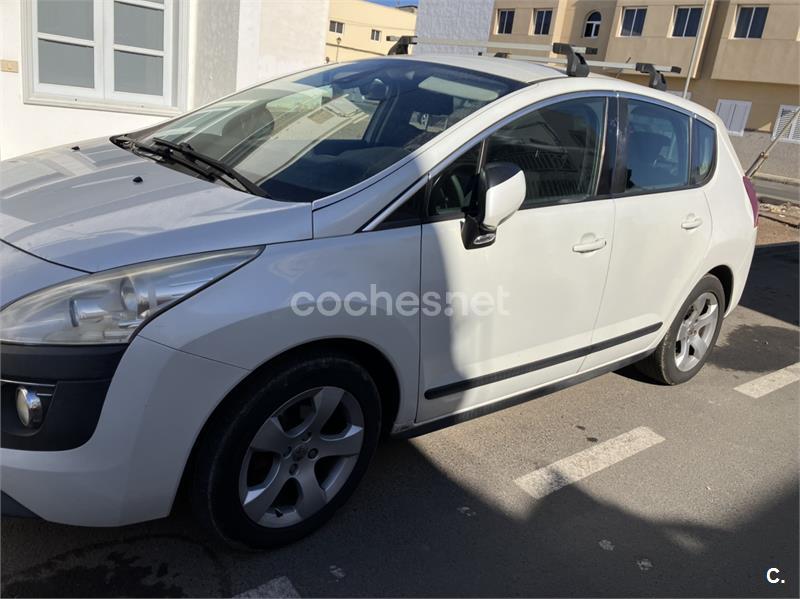 PEUGEOT 3008 Premium 1.6 HDI 110 FAP