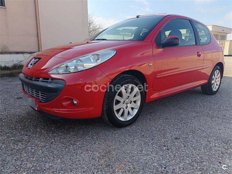 PEUGEOT 207 Envy 1.4 75