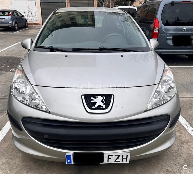 PEUGEOT 207 Confort 1.4 75