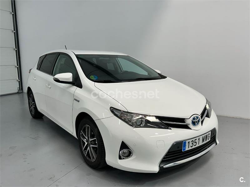 TOYOTA Auris Hybrid Feel