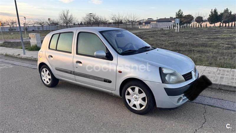 RENAULT Clio