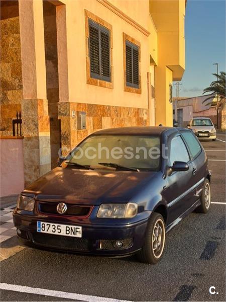 VOLKSWAGEN Polo