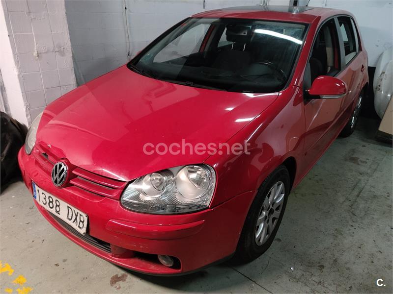 VOLKSWAGEN Golf 1.6 FSI Sportline