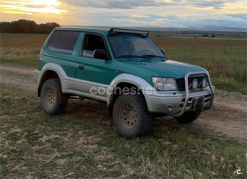 TOYOTA Land Cruiser 90