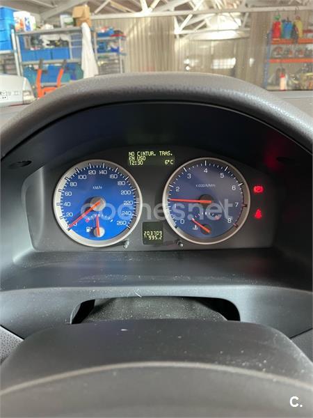 VOLVO V50 2.4i Momentum