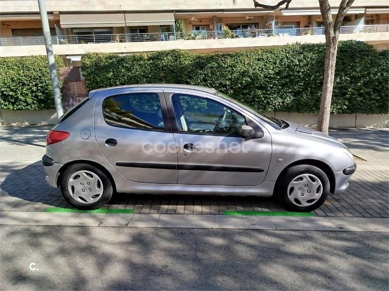 PEUGEOT 206 XT 110