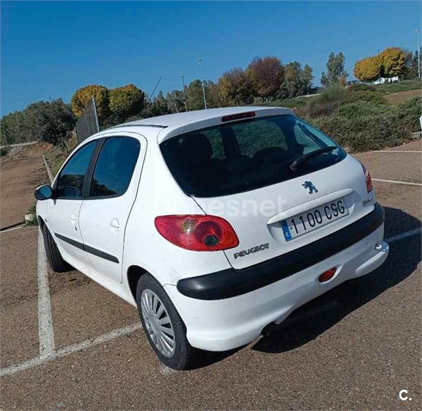 PEUGEOT 206