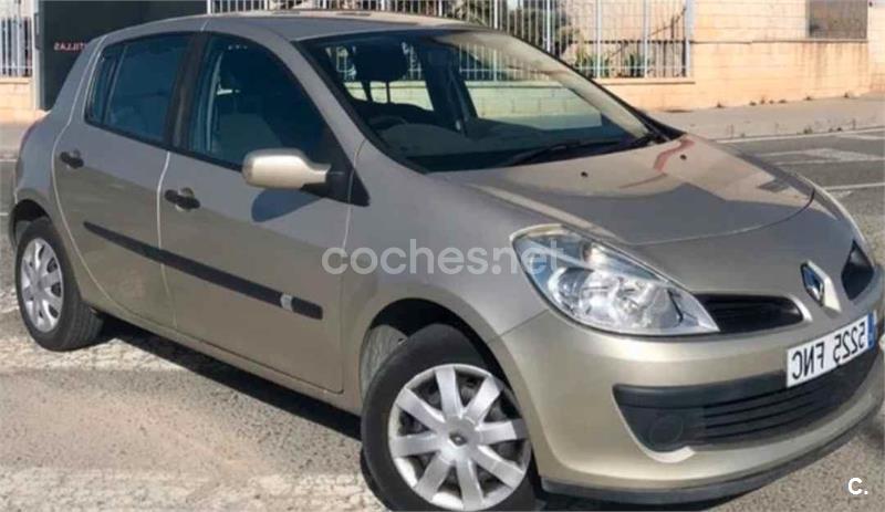 RENAULT Clio
