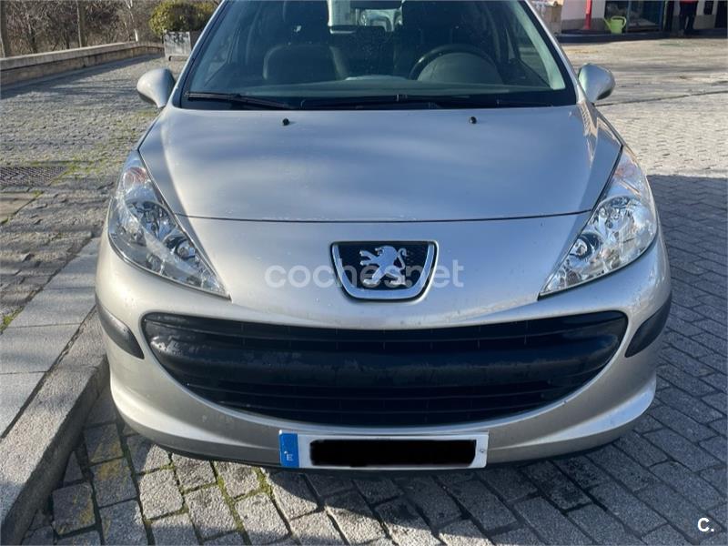 PEUGEOT 207 Confort 1.4 75