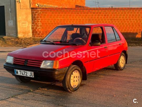 PEUGEOT 205