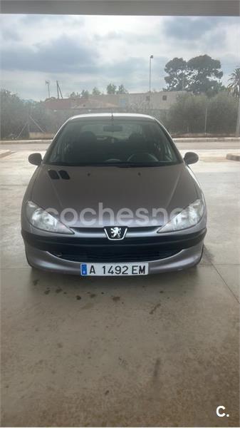 PEUGEOT 206