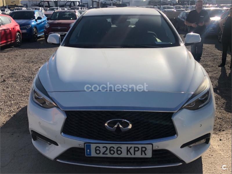 INFINITI Q30 1.6TC PREMIUM 7DCT