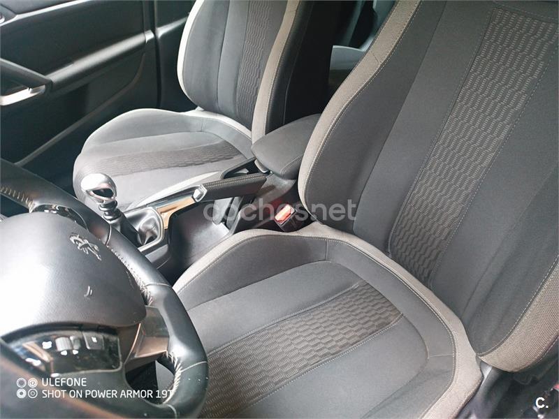 PEUGEOT 308 GT Line 1.2 PureTech 130 SS