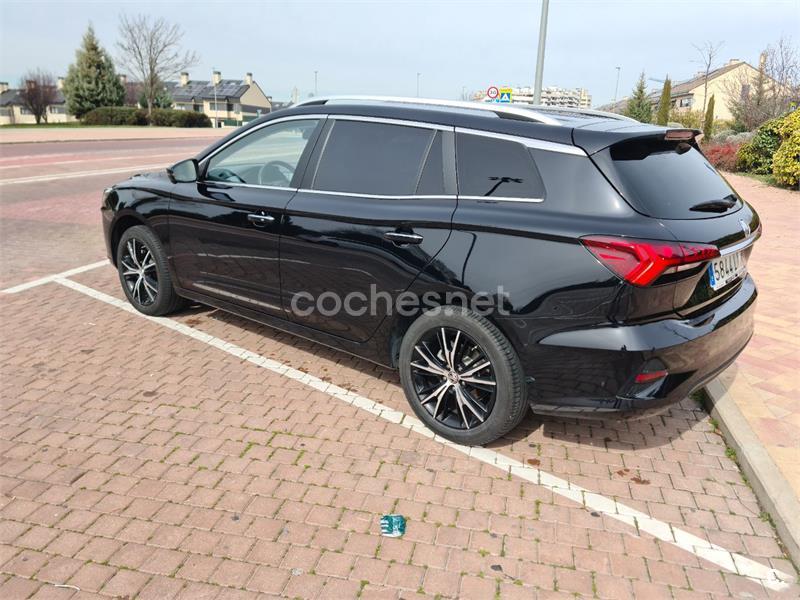 MG MG5 Long Range Luxury