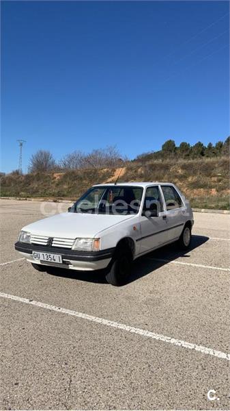 PEUGEOT 205