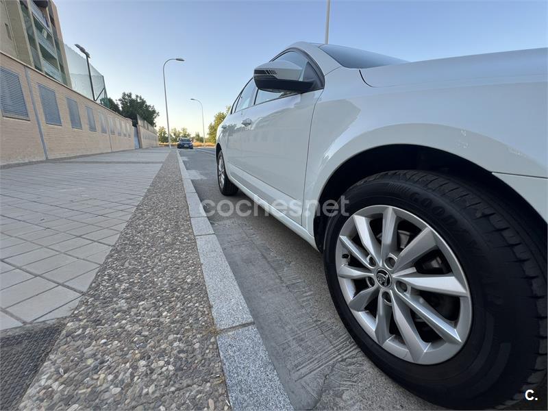 SKODA Octavia 1.6 TDI CR Ambition