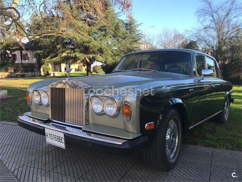 ROLLS-ROYCE Silver Spur -