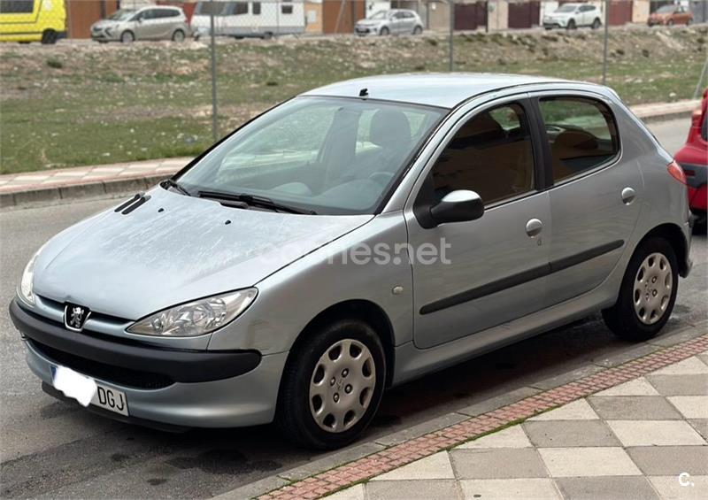 PEUGEOT 206