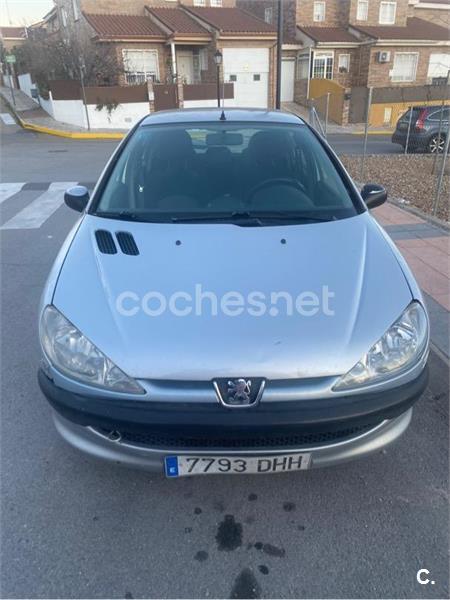 PEUGEOT 206