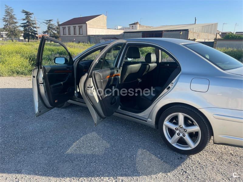 TOYOTA Avensis 2.0 D4D EXECUTIVE