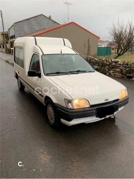 FORD Courier