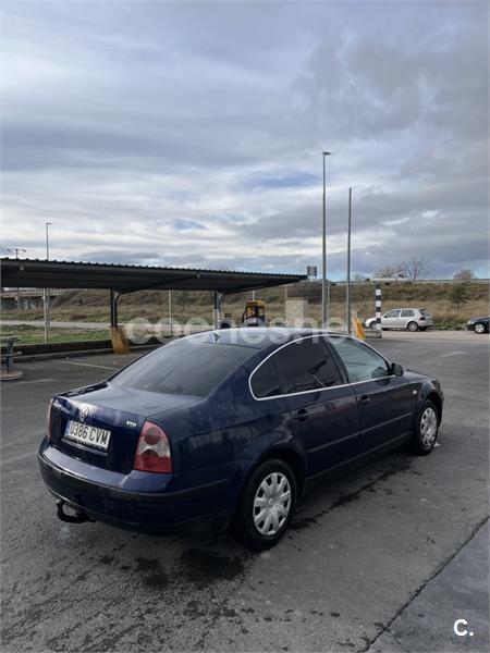 VOLKSWAGEN Passat 1.9 TDi Trendline