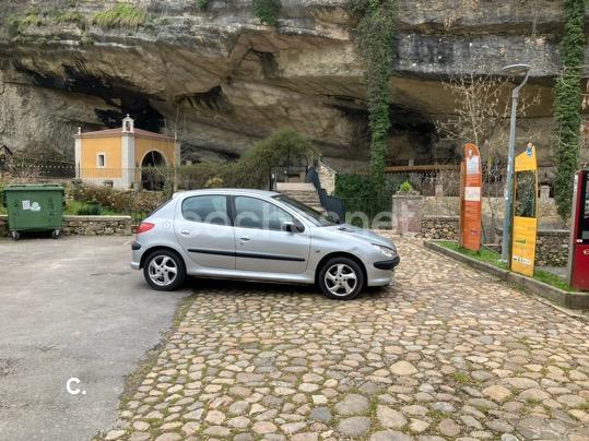 PEUGEOT 206