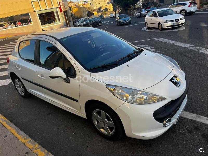 PEUGEOT 207