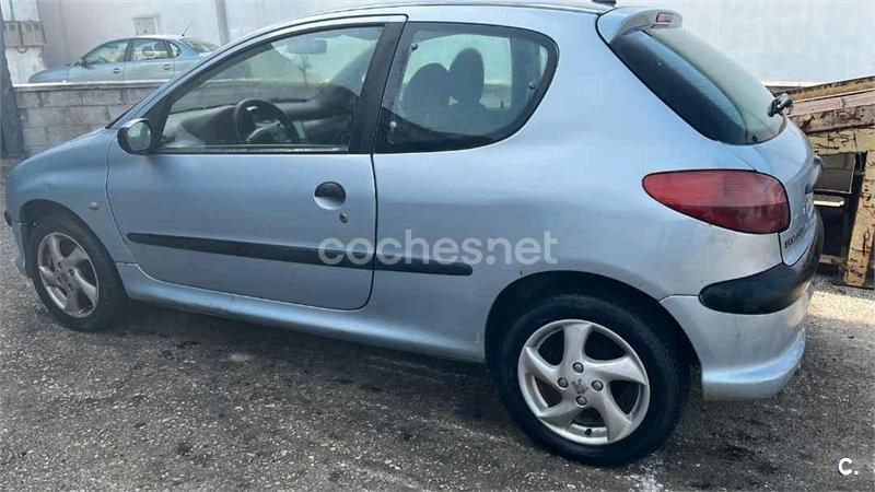 PEUGEOT 206