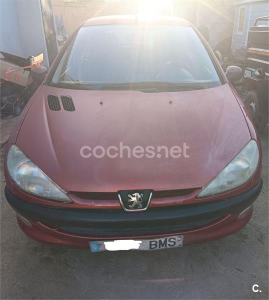 PEUGEOT 206