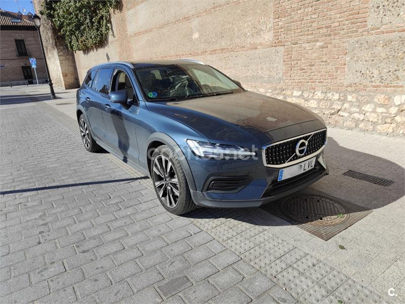 VOLVO V60 Cross Country 2.0 B4 D AWD Cross Country Pro AUTO