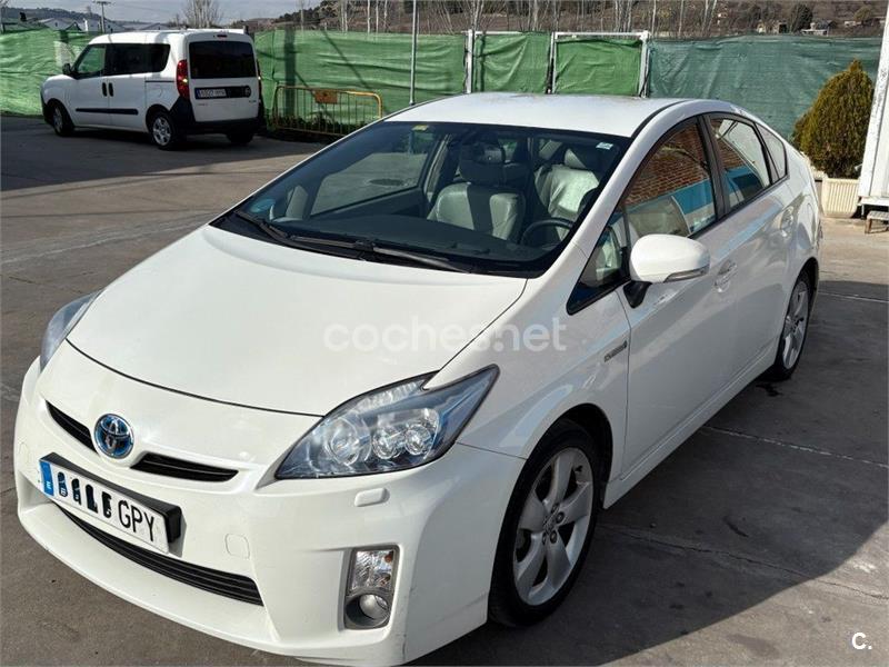 TOYOTA Prius 1.8 HSD EXECUTIVE