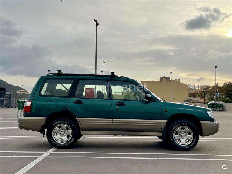 SUBARU Forester 2.0 GLX AWD