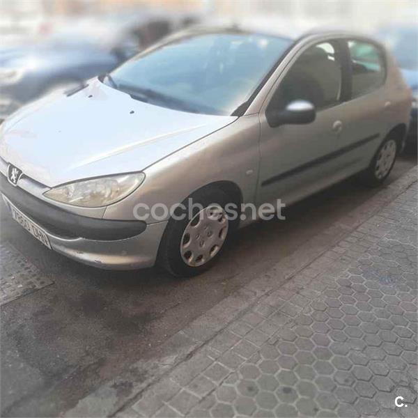 PEUGEOT 206
