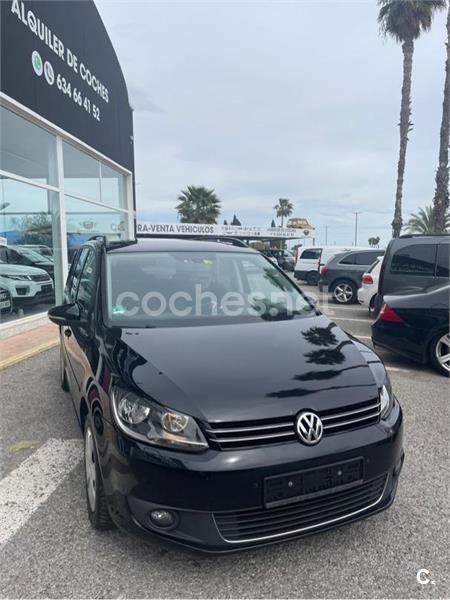 VOLKSWAGEN Touran