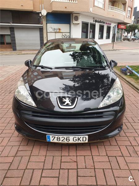 PEUGEOT 207 Confort 1.4 75