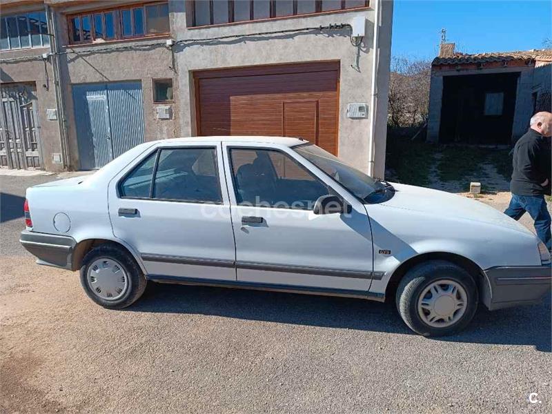 RENAULT R19