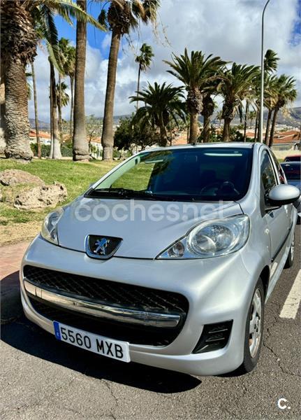 PEUGEOT 107 1.0i 2Tronic Urban