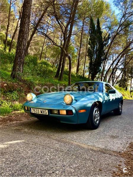 PORSCHE 928