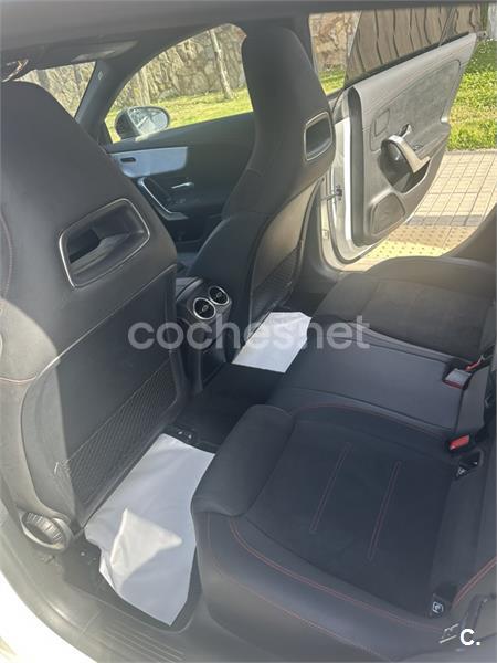 MERCEDES-BENZ CLA CLA 200 Shooting Brake