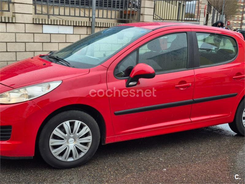 PEUGEOT 207 Confort 1.4 HDI 70 FAP