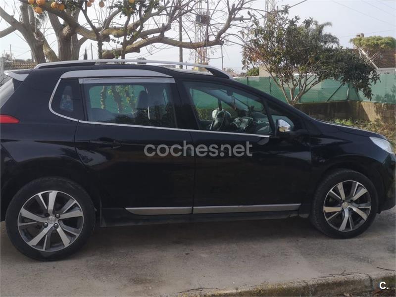 PEUGEOT 2008 Allure 1.2 PureTech 110 SS