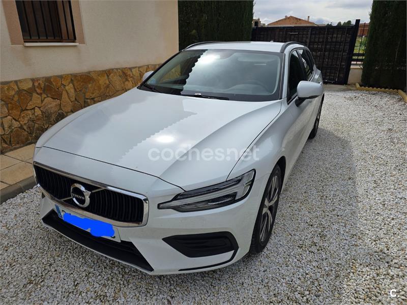 VOLVO V60 2.0 B4 D Momentum Auto