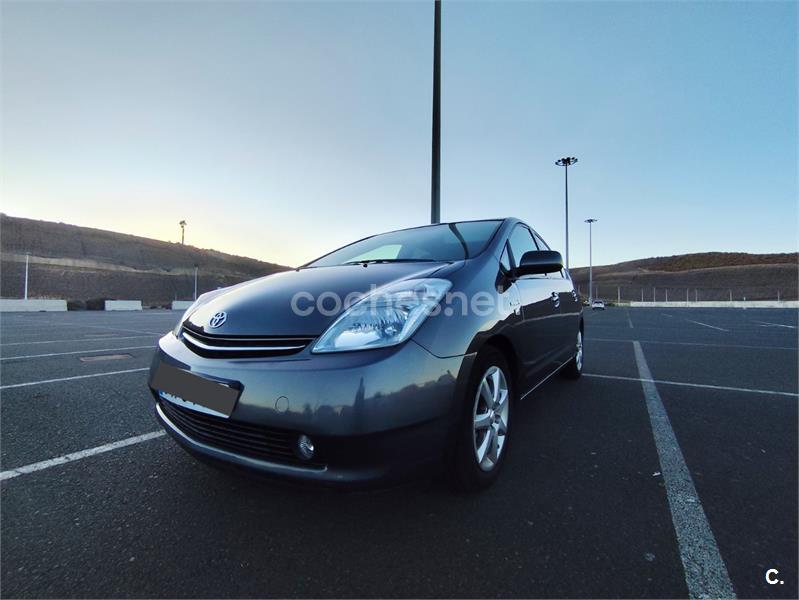 TOYOTA Prius 1.5 VVTi SOL HSD