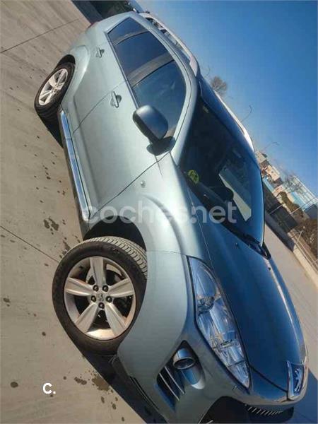 PEUGEOT 4007