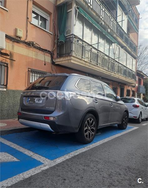 MITSUBISHI Outlander 220 DID Kaiteki Auto 4WD