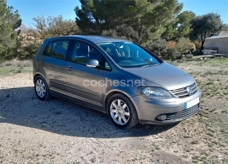VOLKSWAGEN Golf Plus
