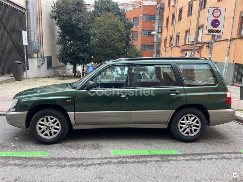 SUBARU Forester 2.0 GLX AWD