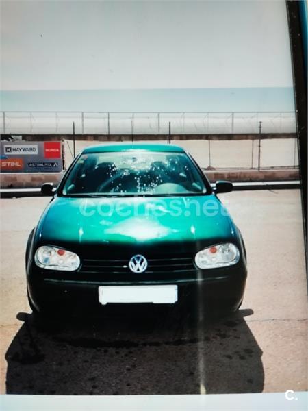 VOLKSWAGEN Golf 1.6 HIGHLINE