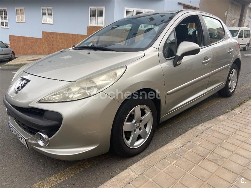 PEUGEOT 207 Confort 1.4 75